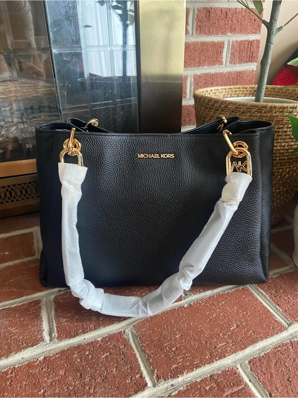 Michael Kors Trisha Large Triple Gusset Shoulder bag - new! - Picture 7 of 14